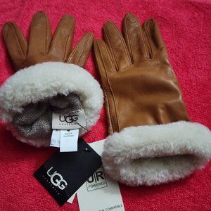 UGG Leather gloves $35 Shearling brand new w Tags size Med Touch Screen